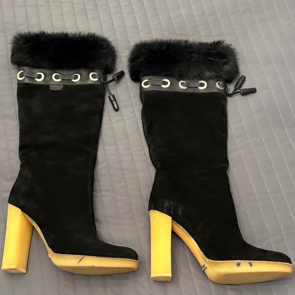 Gucci Black and Tan Heeled Boots with Fur Trim